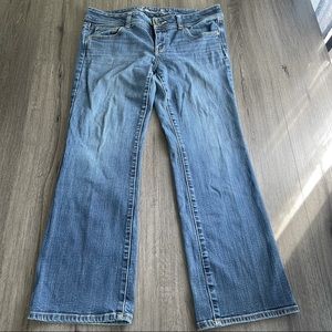 American Eagle Med Wash Slim Bootcut Jeans Size 12 Short